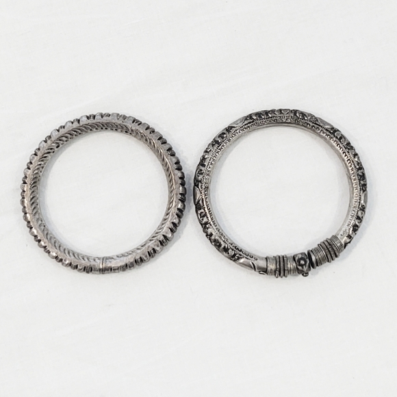 Bundle of Vintage Silver Tribal Bangle Bracelets - Picture 8 of 11